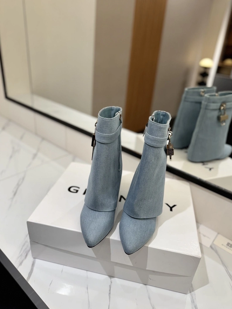 Gxvxnchy Boots Efficient 153204