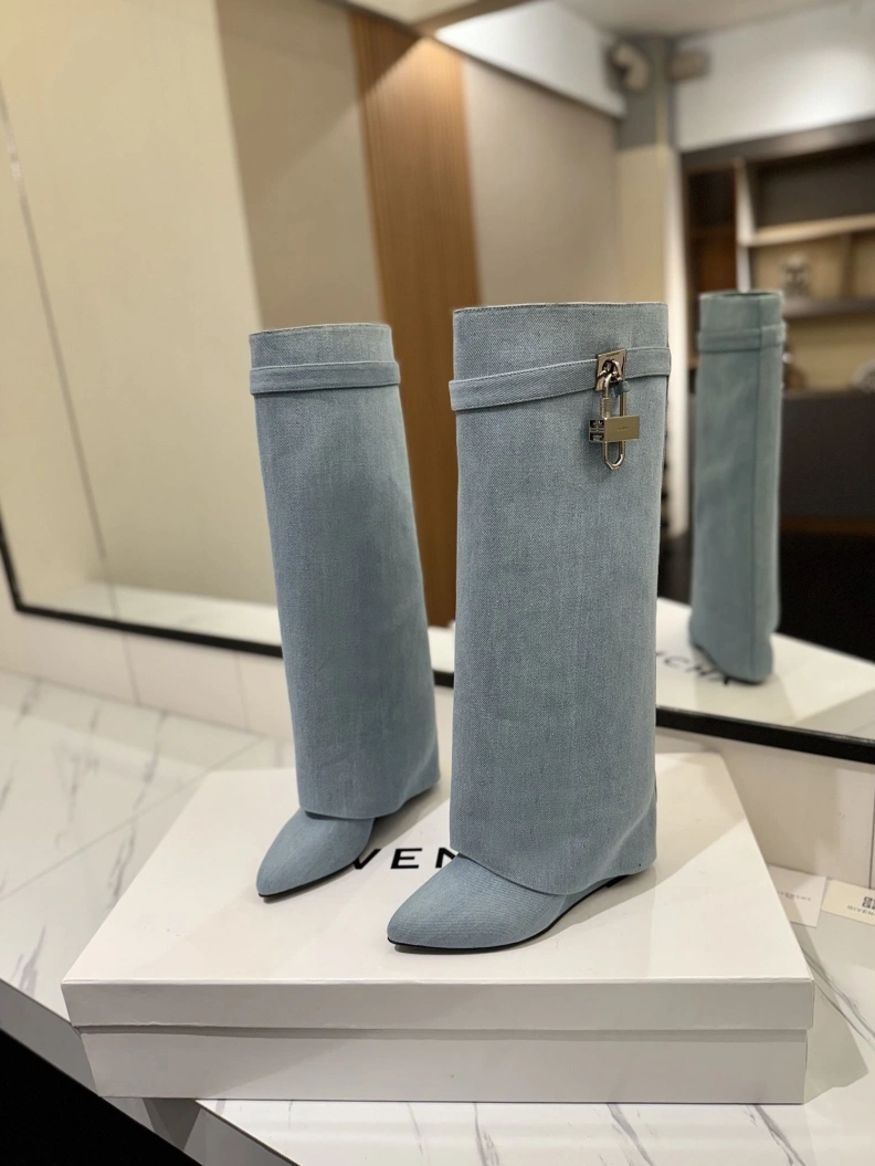 WellDesigned Gxvxnchy Boots 153208