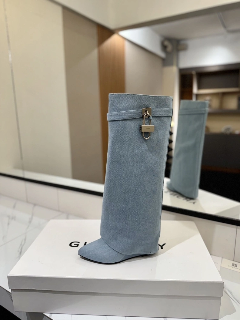 WellDesigned Gxvxnchy Boots 153208