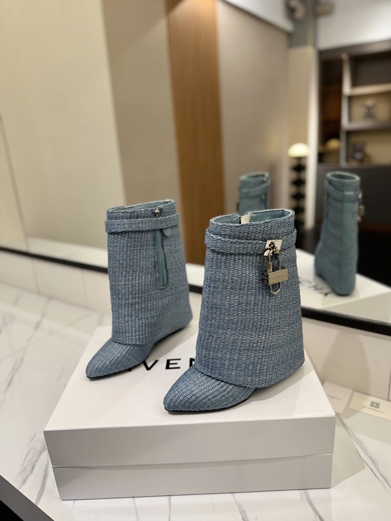 Comfortable Gxvxnchy Boots 153203