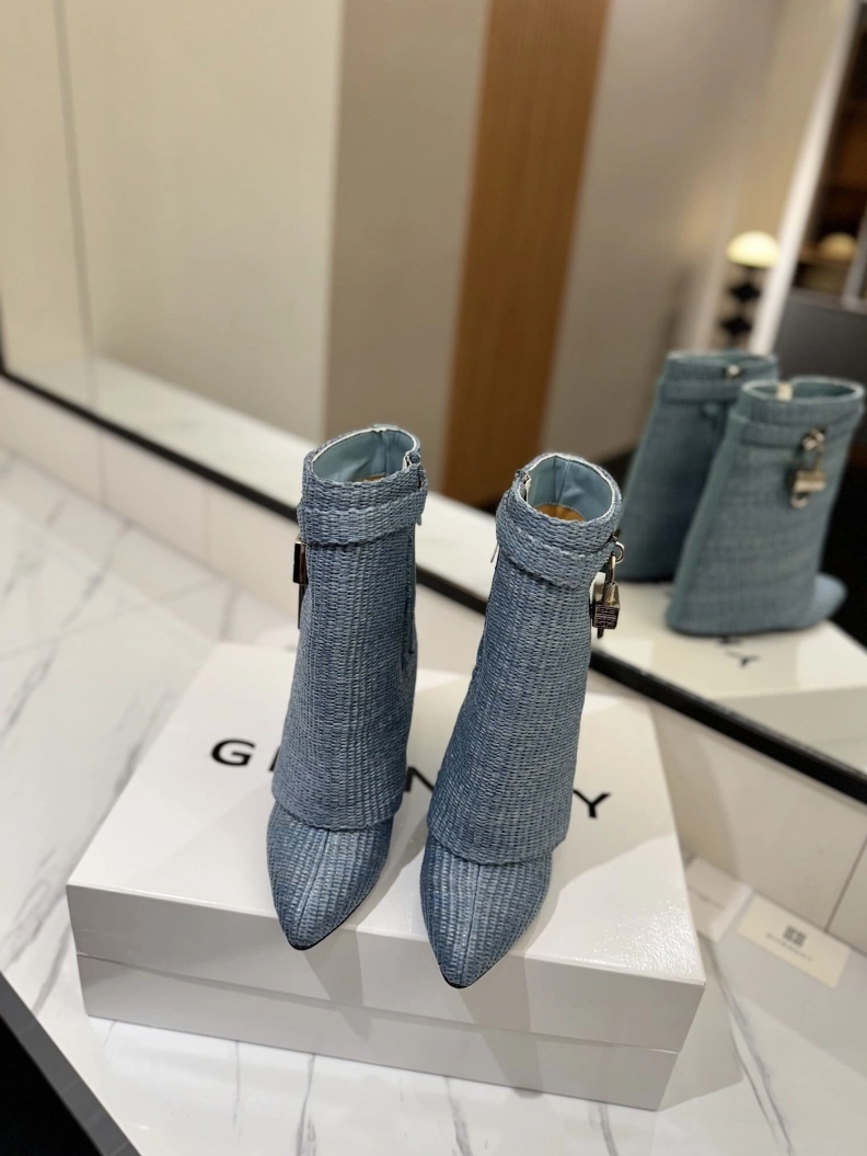 Comfortable Gxvxnchy Boots 153203