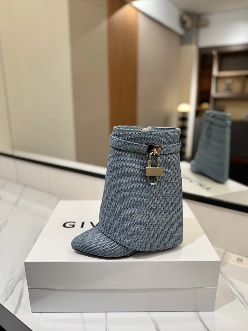 Comfortable Gxvxnchy Boots 153203