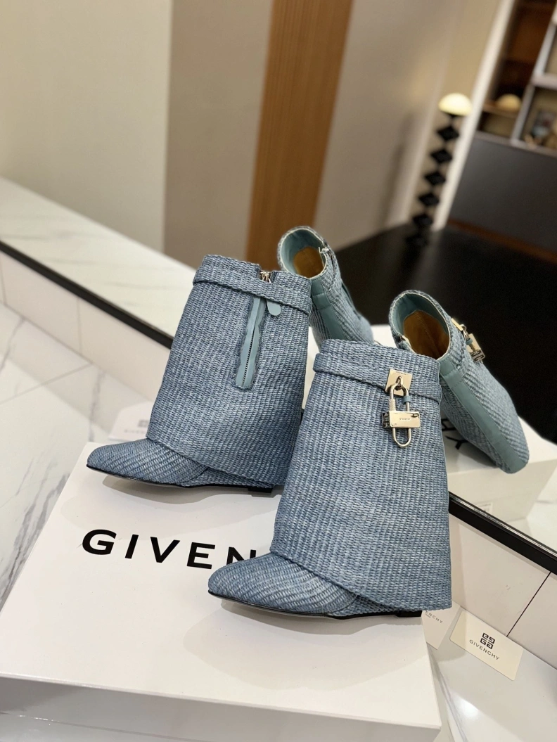 Comfortable Gxvxnchy Boots 153203