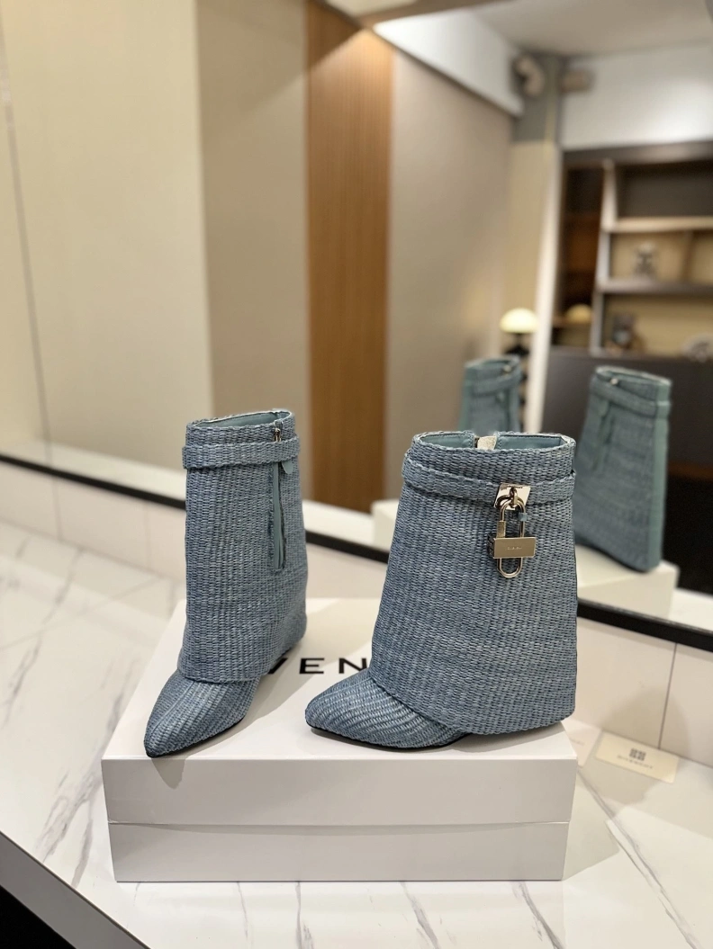 Comfortable Gxvxnchy Boots 153203