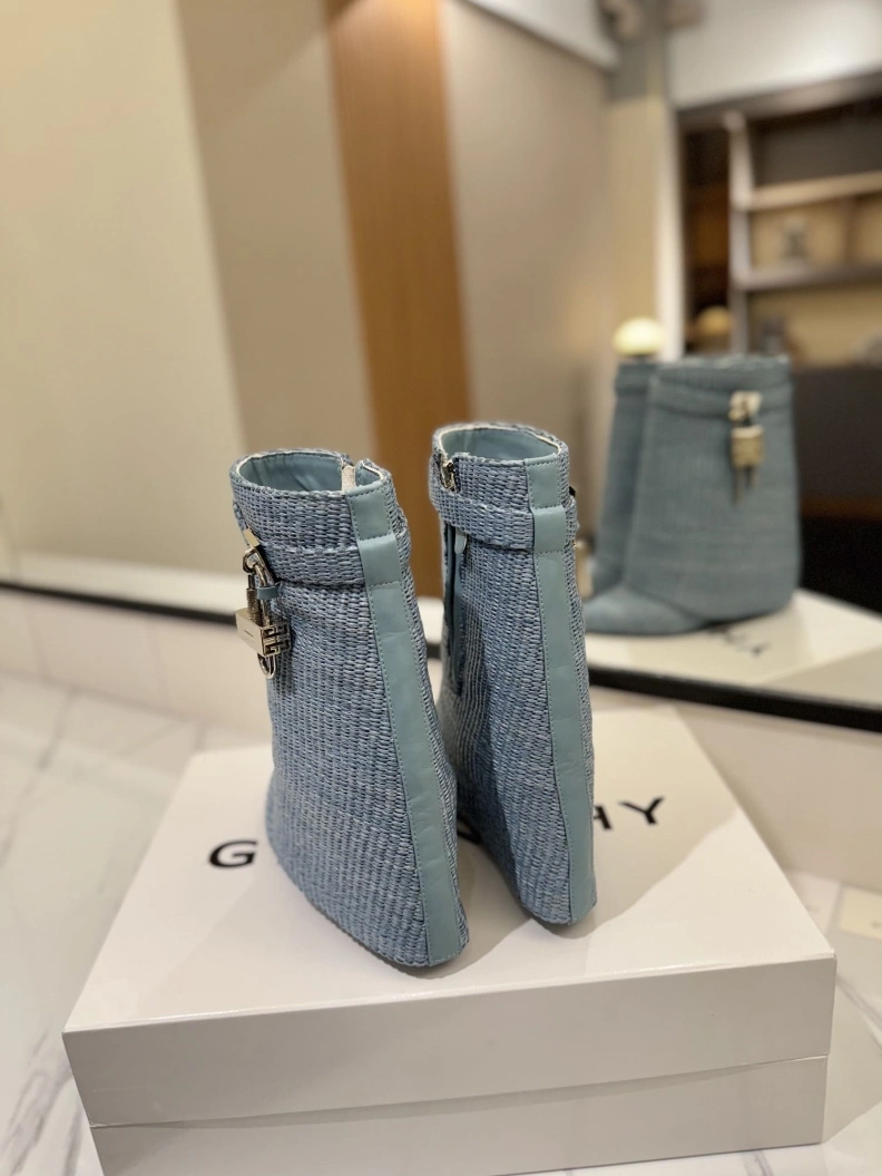 Comfortable Gxvxnchy Boots 153203