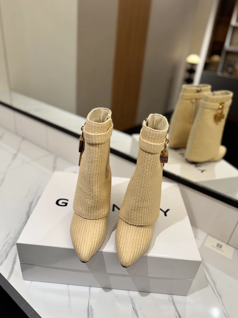 Gxvxnchy Boots SportInspired 153198