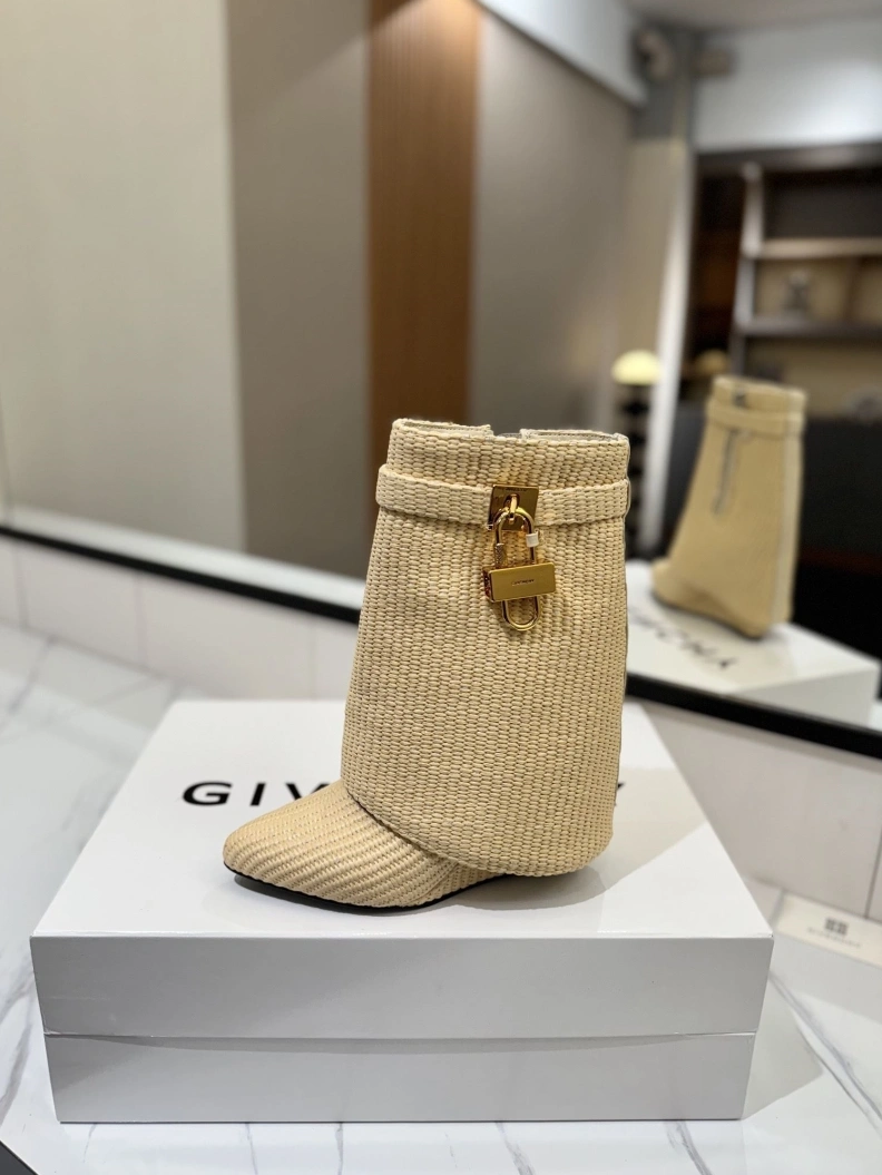 Gxvxnchy Boots SportInspired 153198