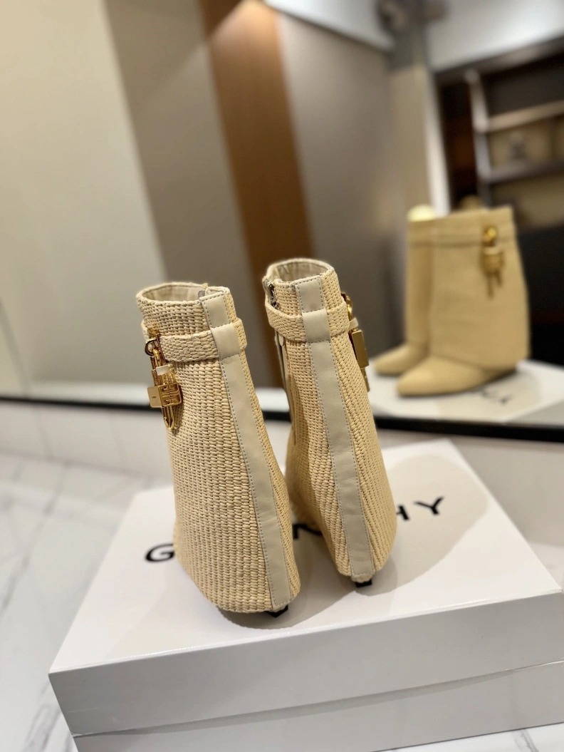 Gxvxnchy Boots SportInspired 153198
