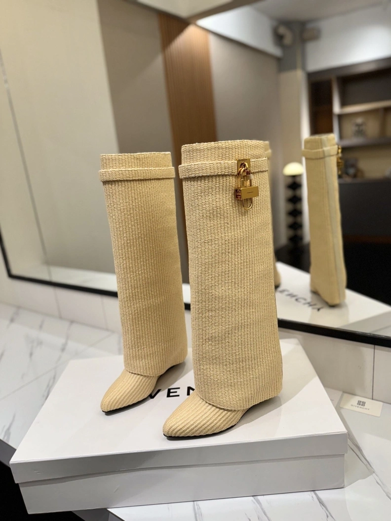 Gxvxnchy Boots Modern 153201