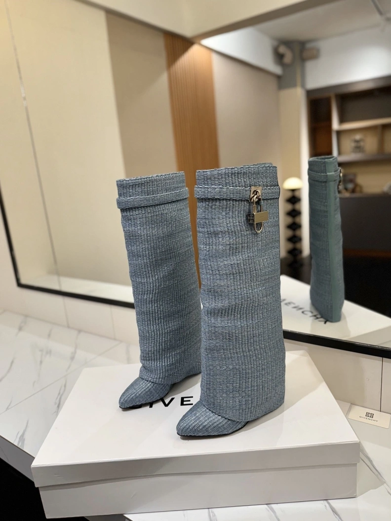 Gxvxnchy Boots Sleek 153212