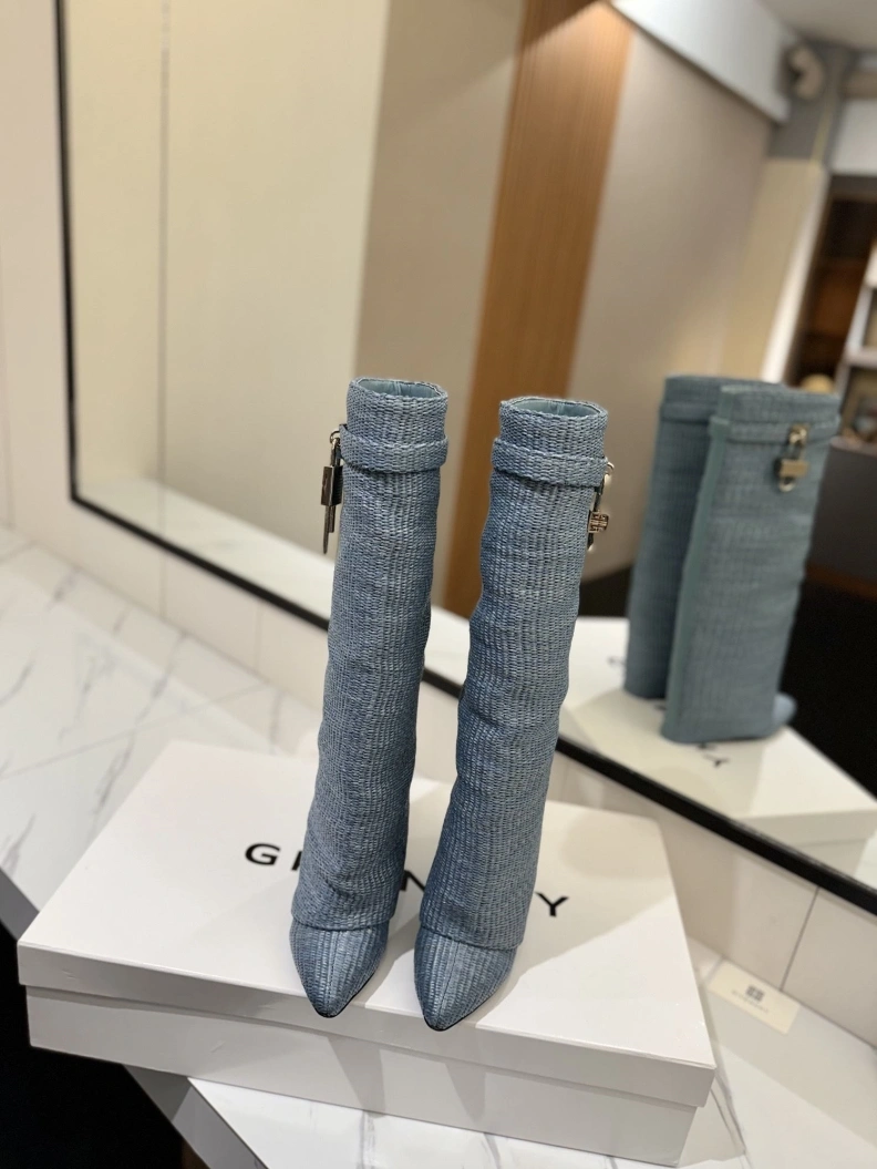 Gxvxnchy Boots Sleek 153212