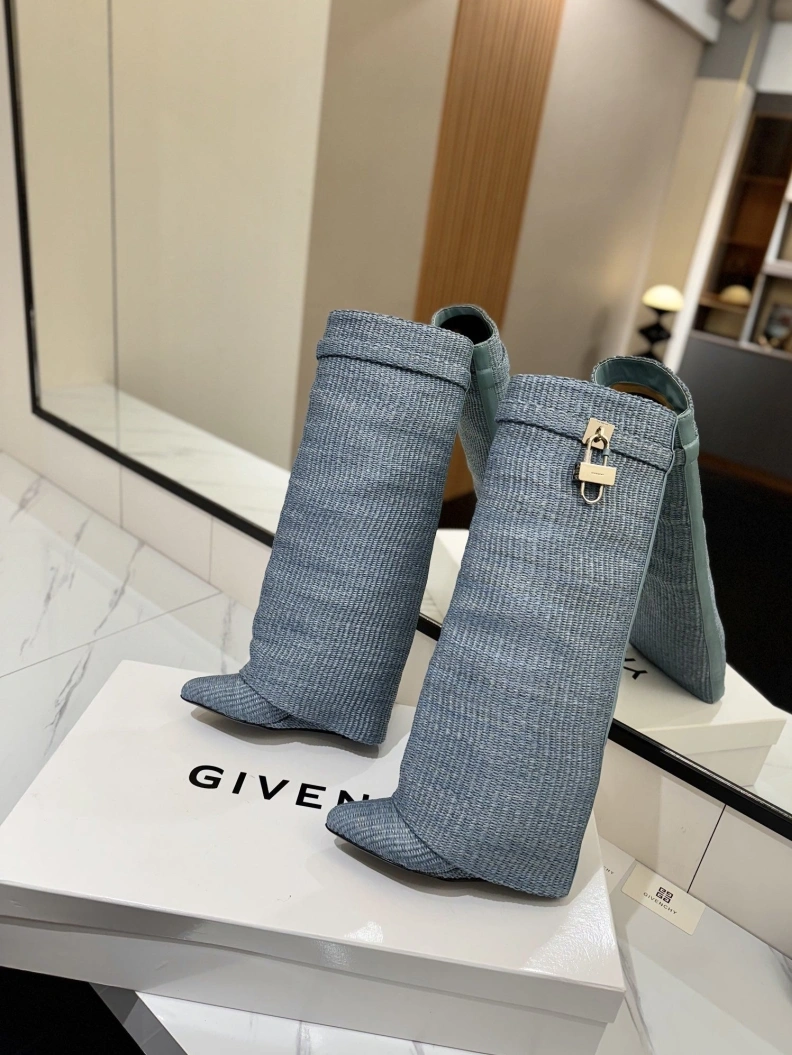 Gxvxnchy Boots Sleek 153212