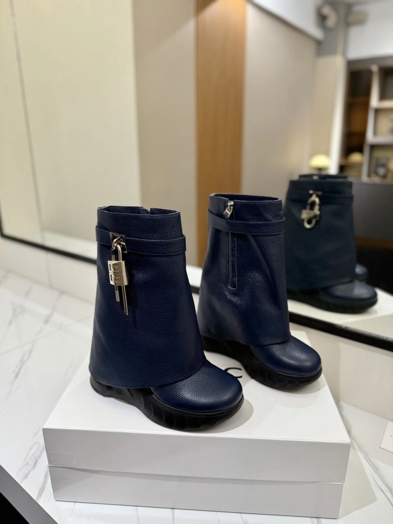 Durable Gxvxnchy Boots 153194