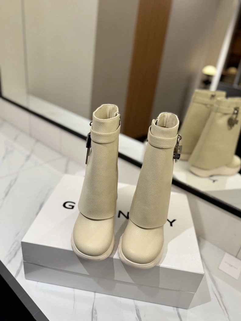 TopPick Gxvxnchy Boots 153191