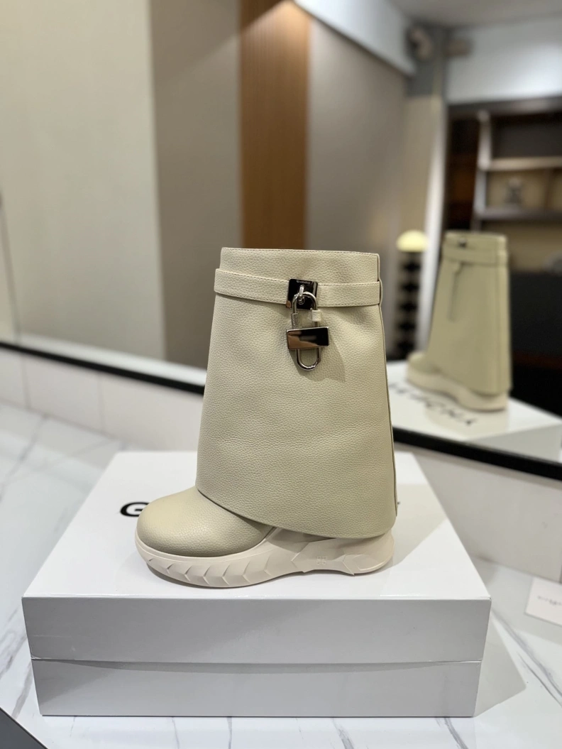 TopPick Gxvxnchy Boots 153191