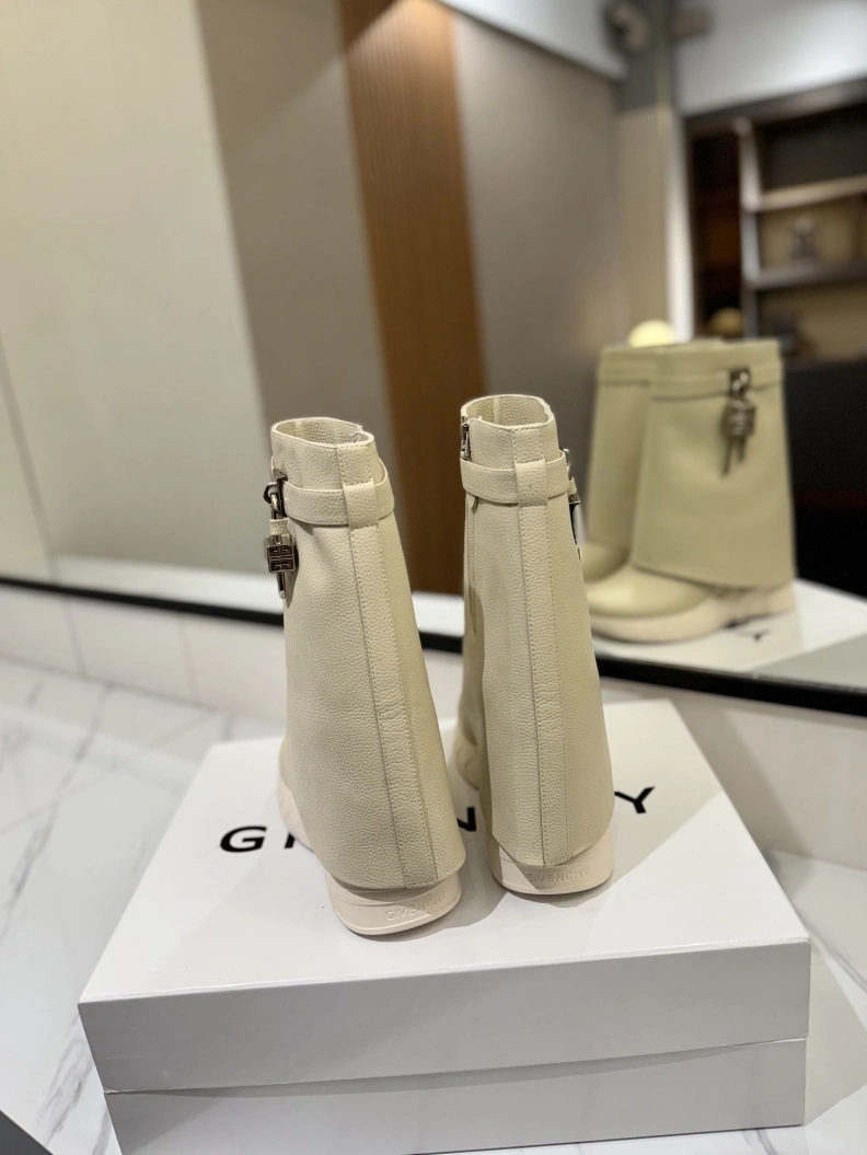 TopPick Gxvxnchy Boots 153191