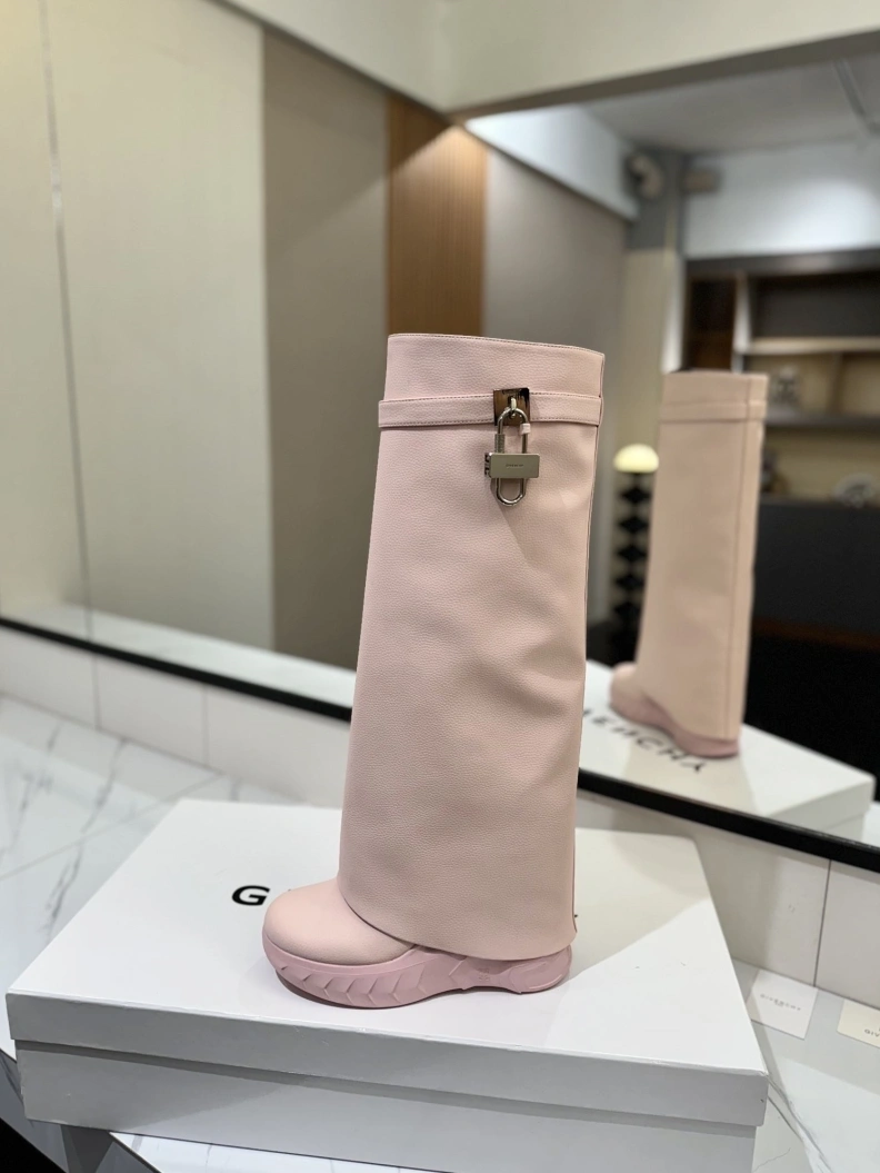 Gxvxnchy Boots Timeless 153189