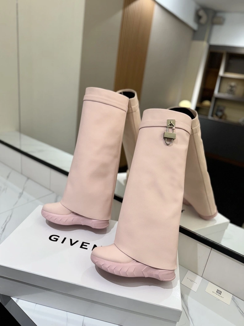 Gxvxnchy Boots Timeless 153189
