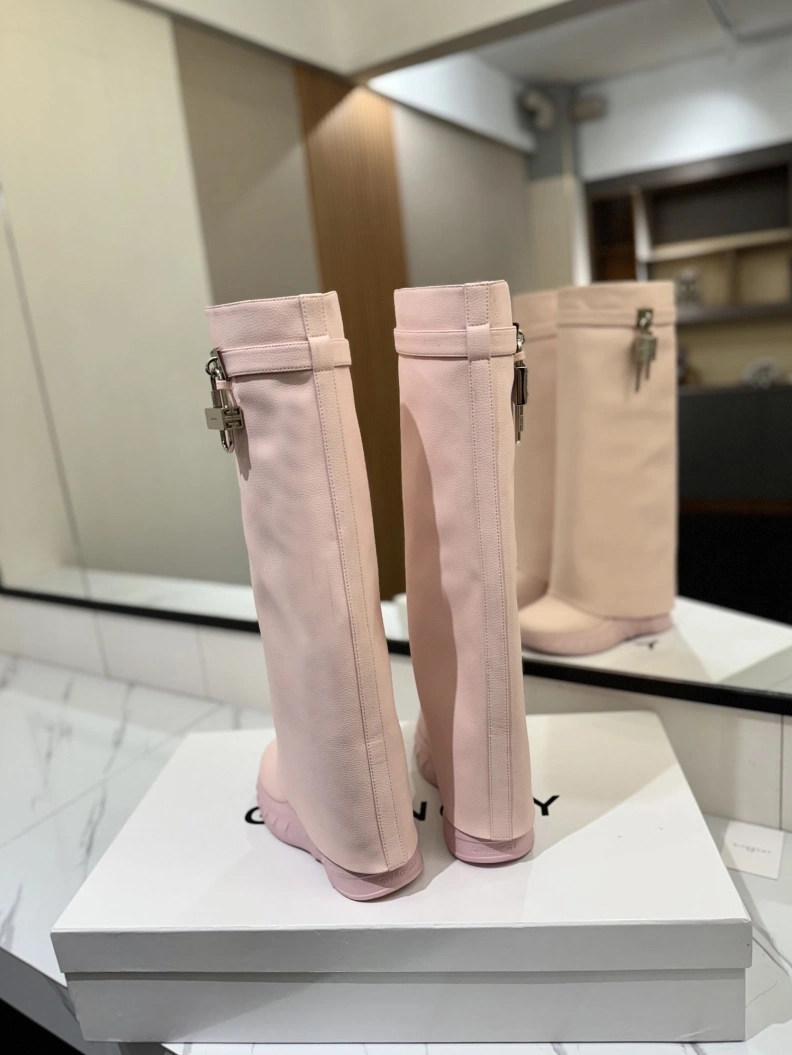 Gxvxnchy Boots Timeless 153189