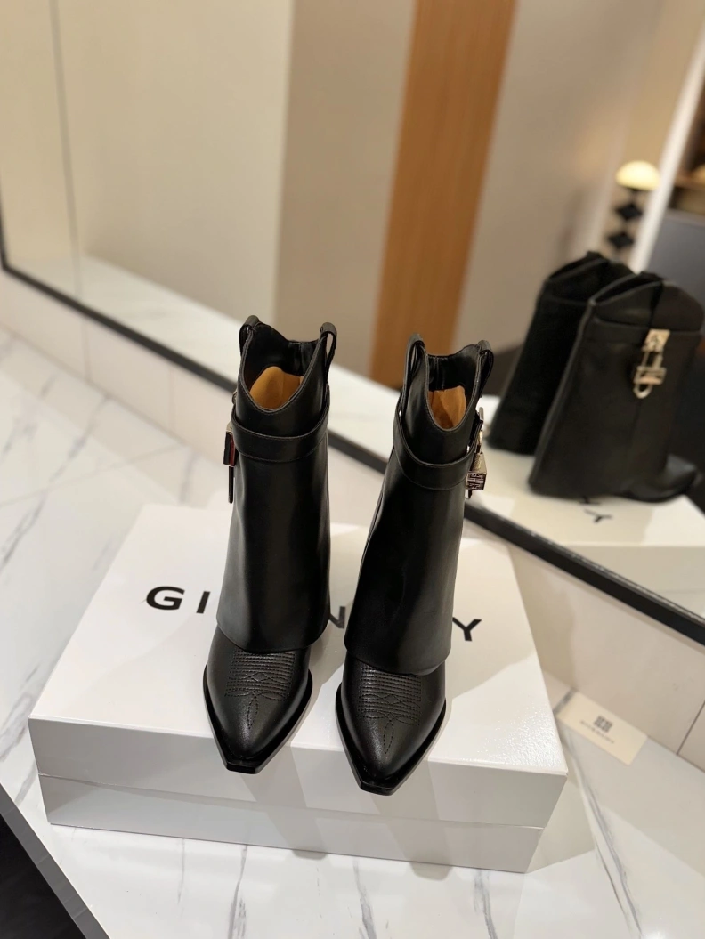 Gxvxnchy Boots Flexible 153190