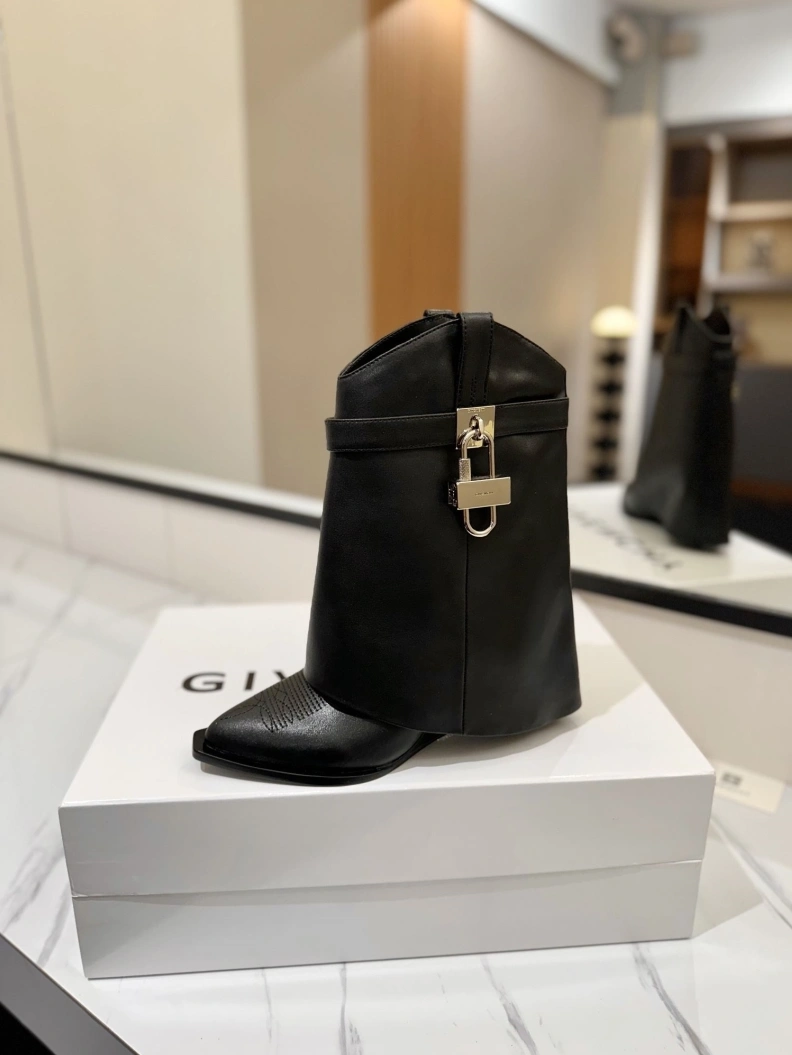 Gxvxnchy Boots Flexible 153190