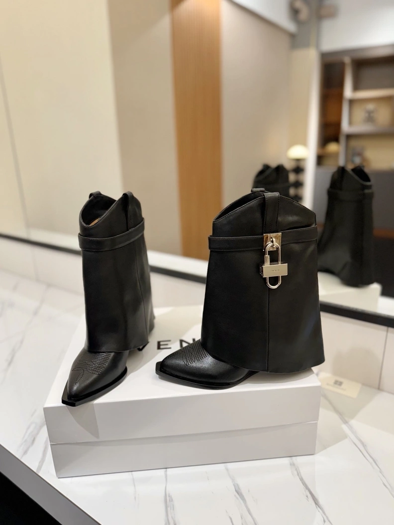 Gxvxnchy Boots Flexible 153190