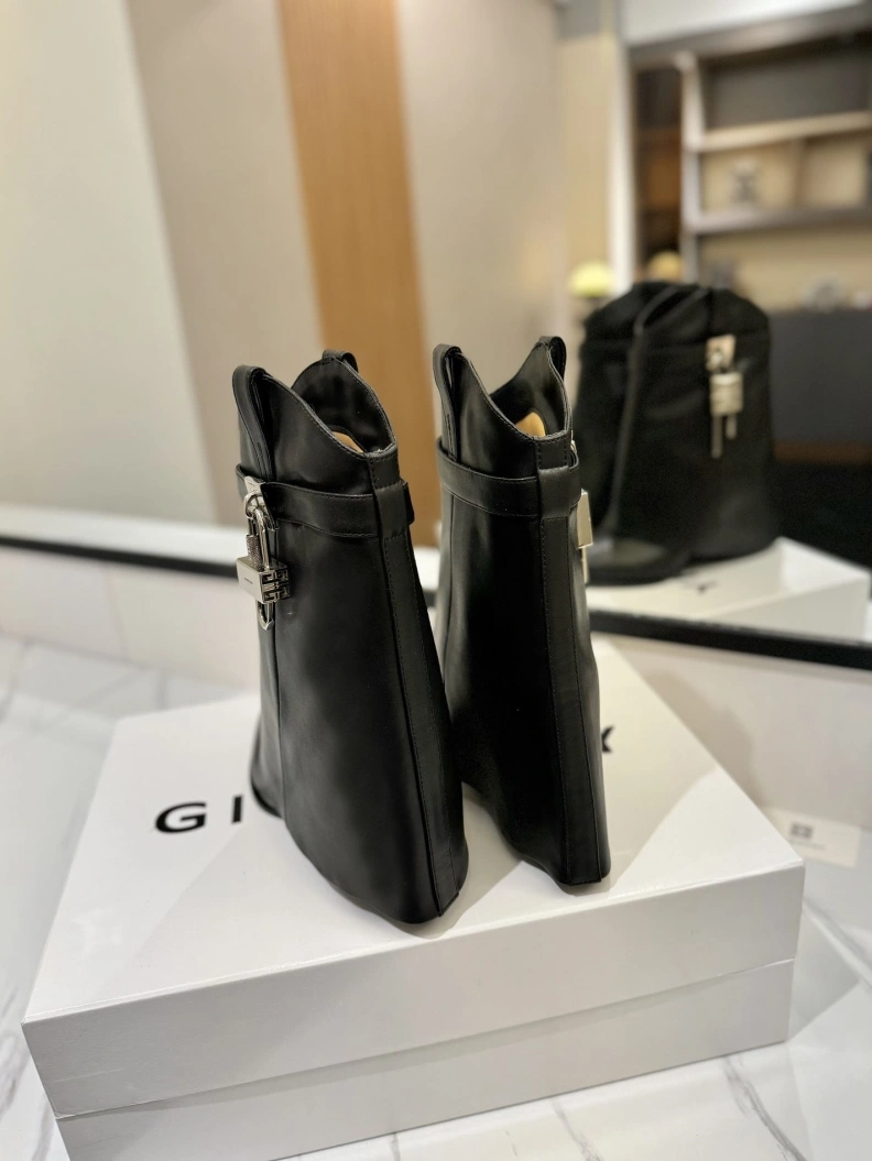 Gxvxnchy Boots Flexible 153190