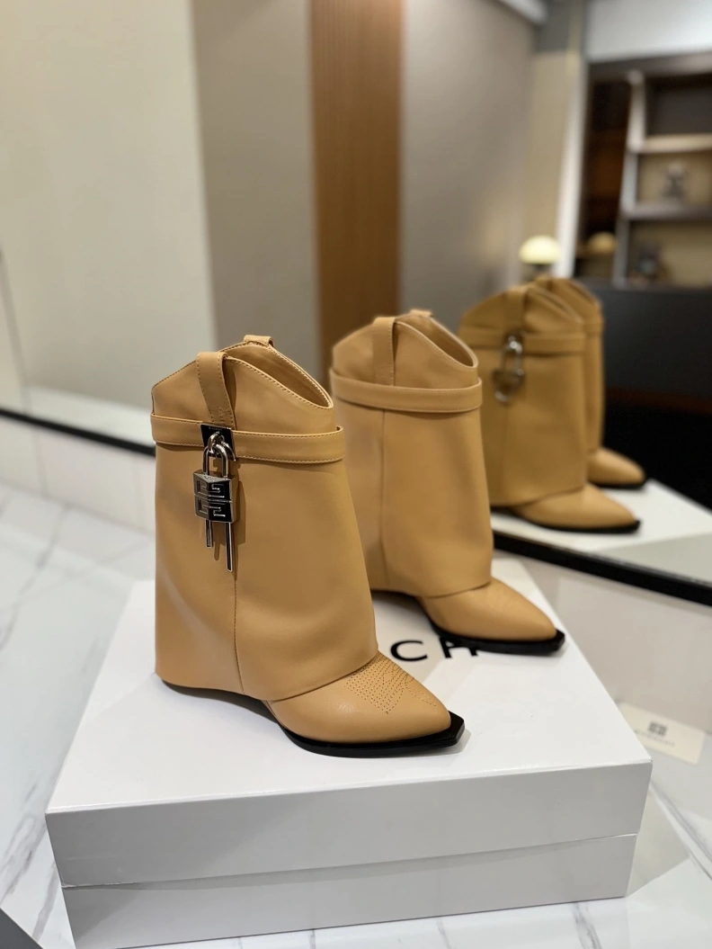 Gxvxnchy Boots Cozy 153183