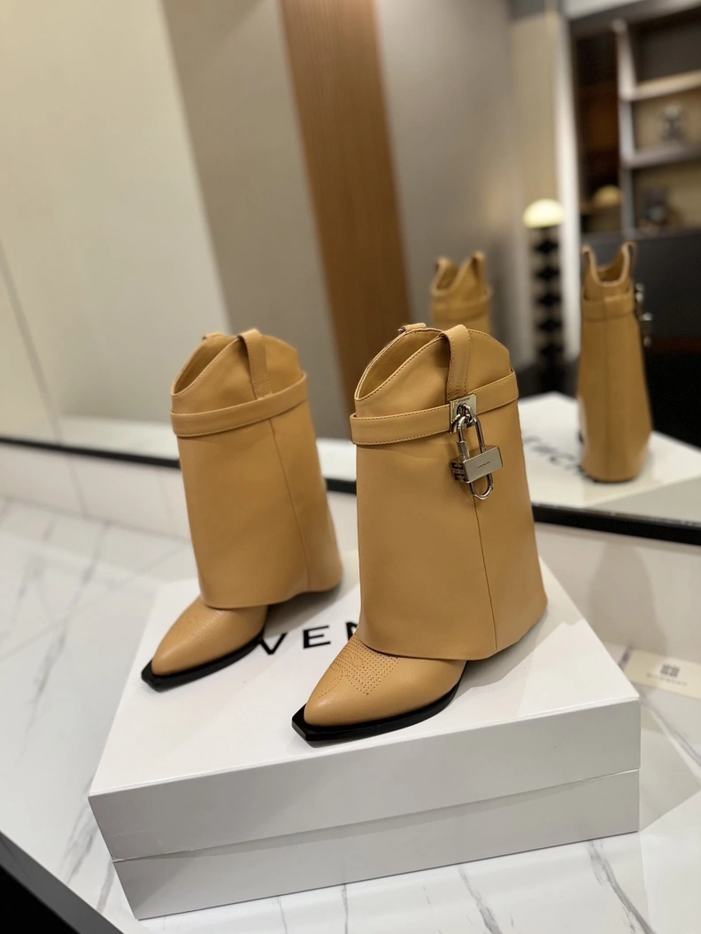 Gxvxnchy Boots Cozy 153183