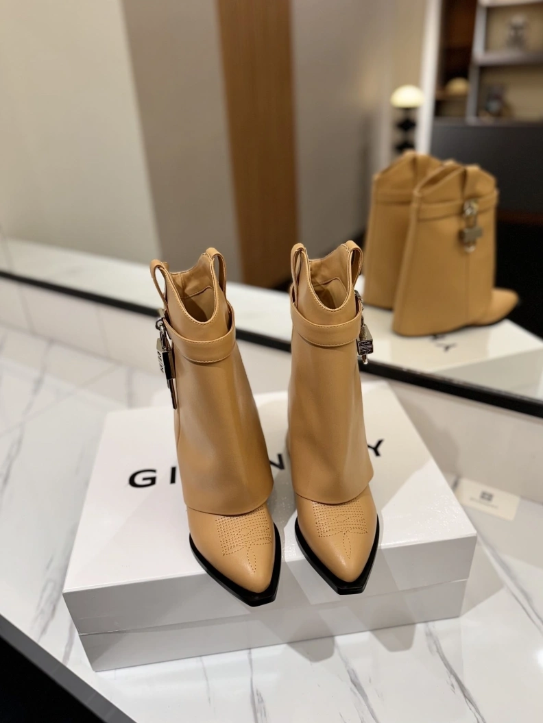 Gxvxnchy Boots Cozy 153183