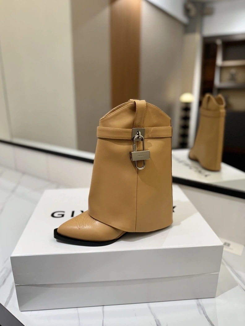 Gxvxnchy Boots Cozy 153183