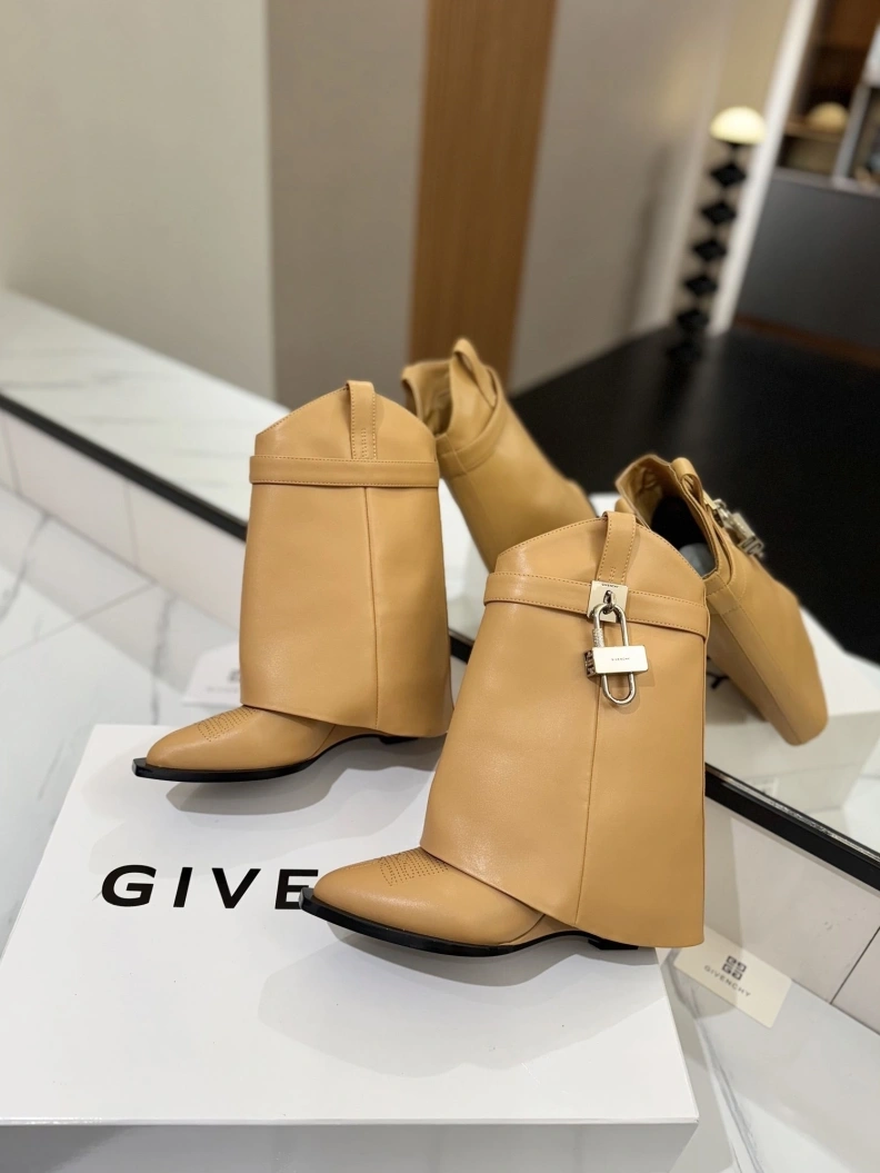 Gxvxnchy Boots Cozy 153183