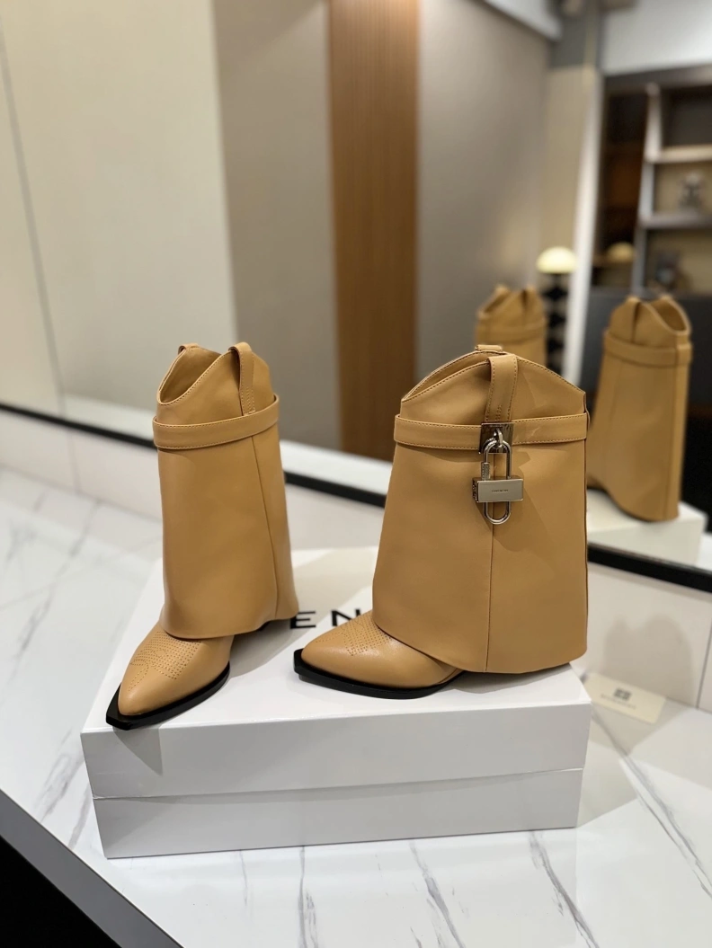 Gxvxnchy Boots Cozy 153183