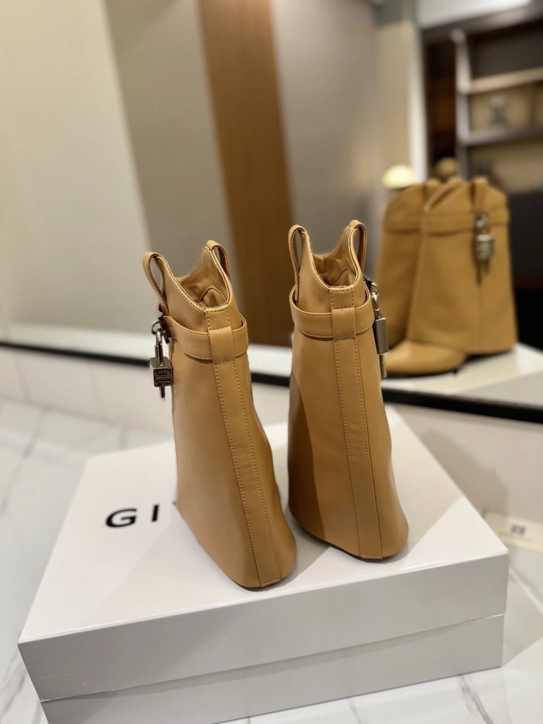 Gxvxnchy Boots Cozy 153183