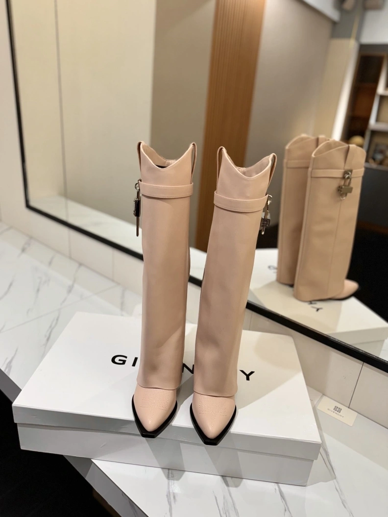 Gxvxnchy Boots Classic 153181