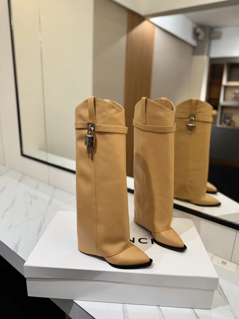 Gxvxnchy Boots Compact 153180