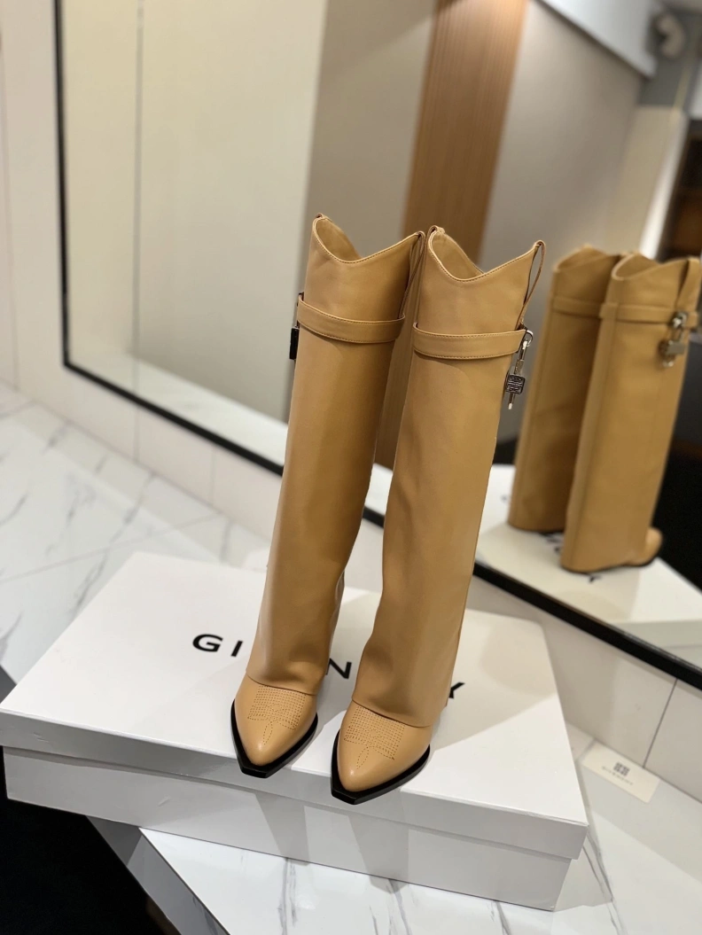 Gxvxnchy Boots Compact 153180