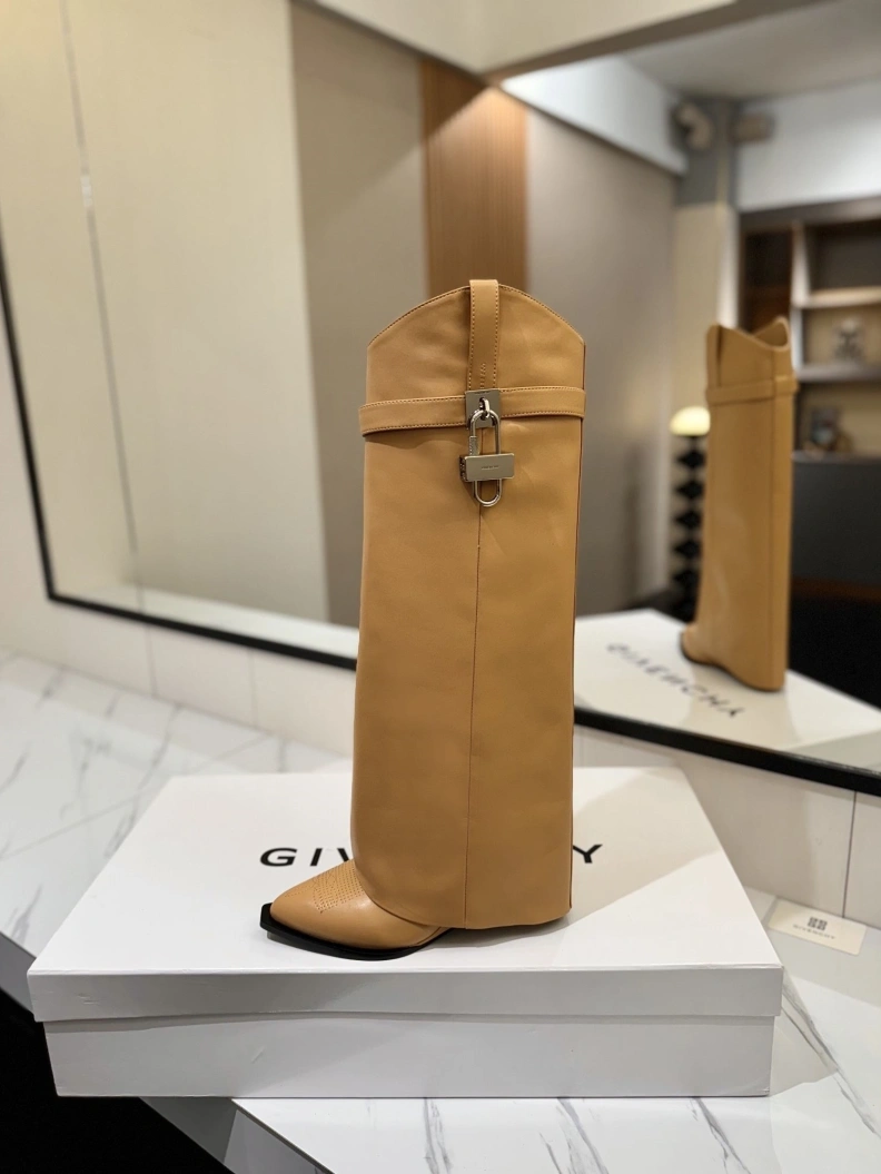 Gxvxnchy Boots Compact 153180