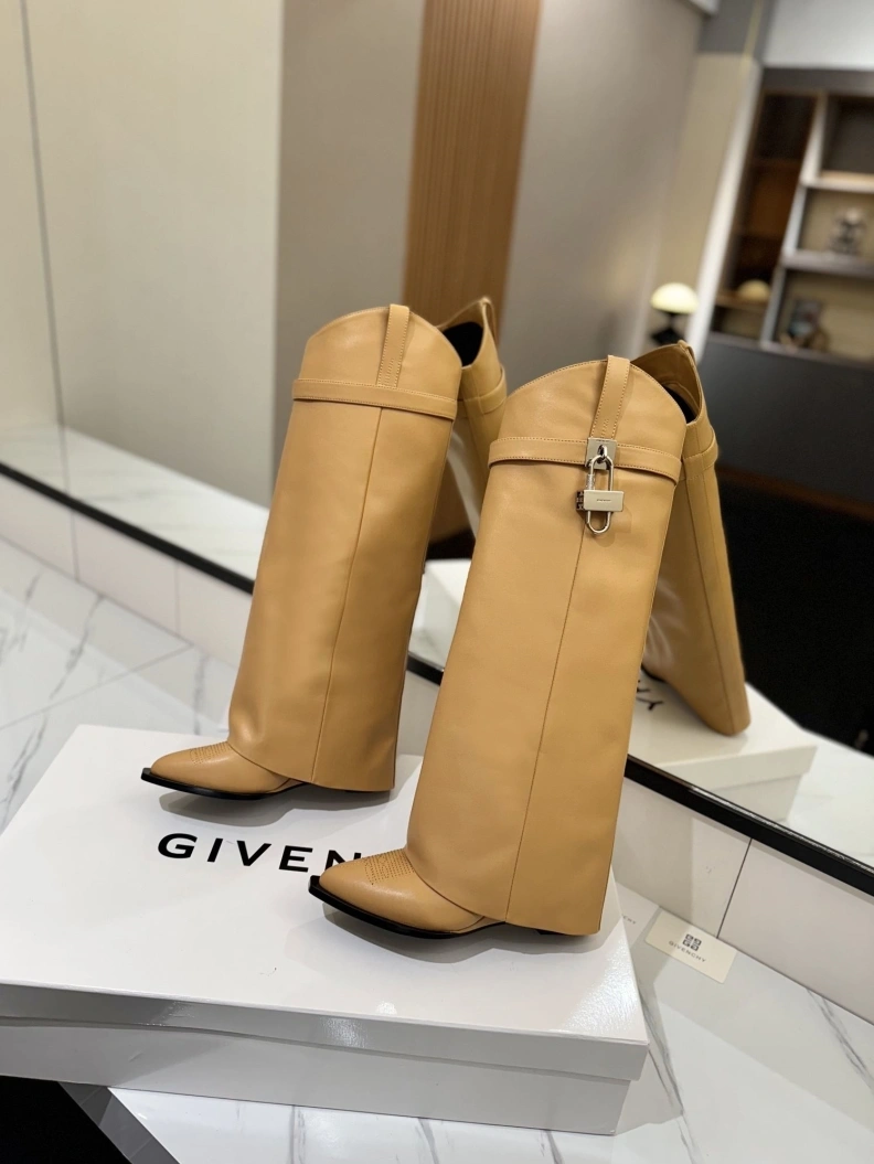 Gxvxnchy Boots Compact 153180