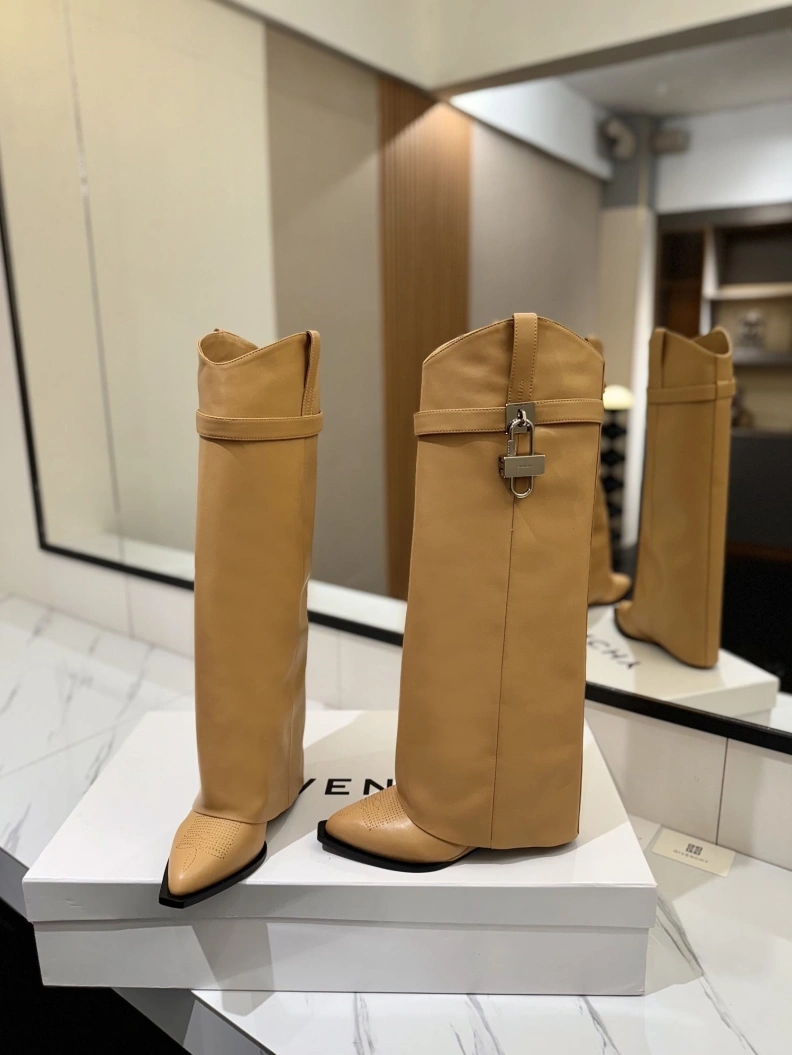 Gxvxnchy Boots Compact 153180