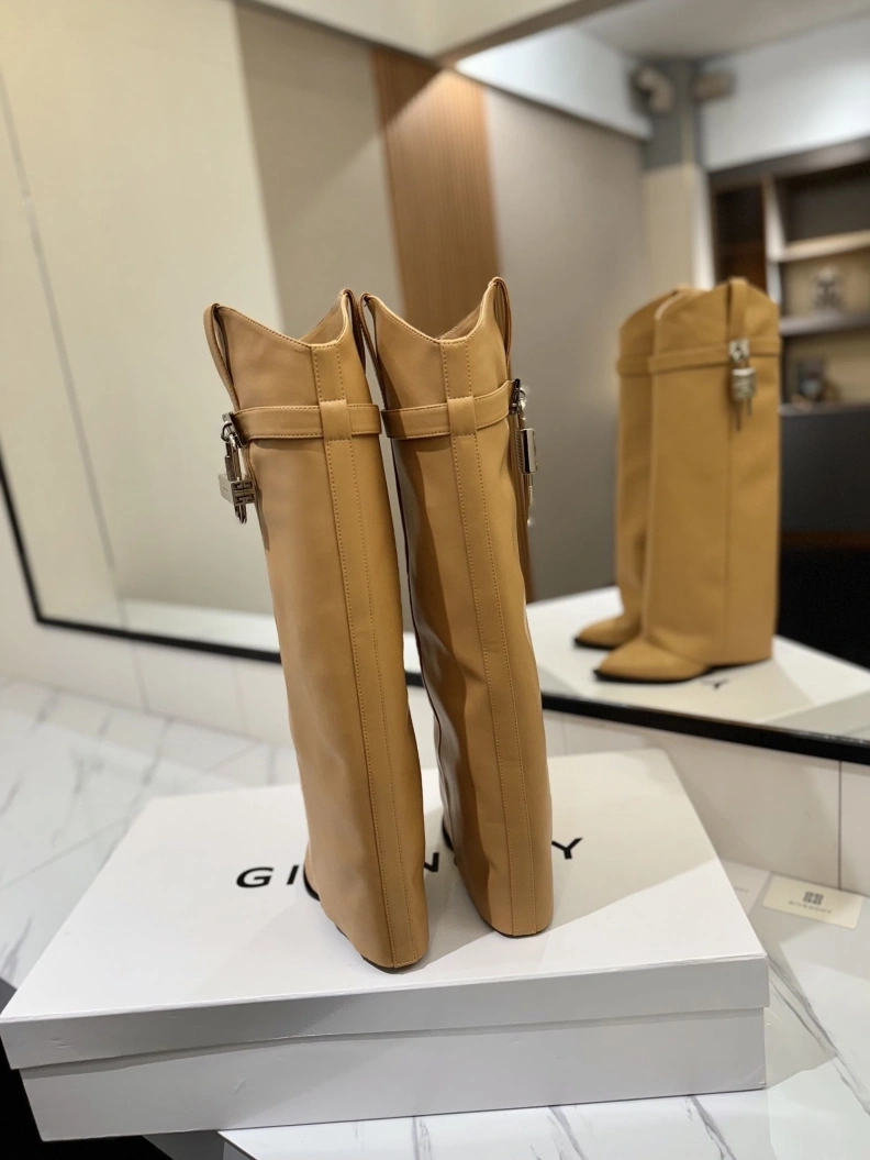 Gxvxnchy Boots Compact 153180