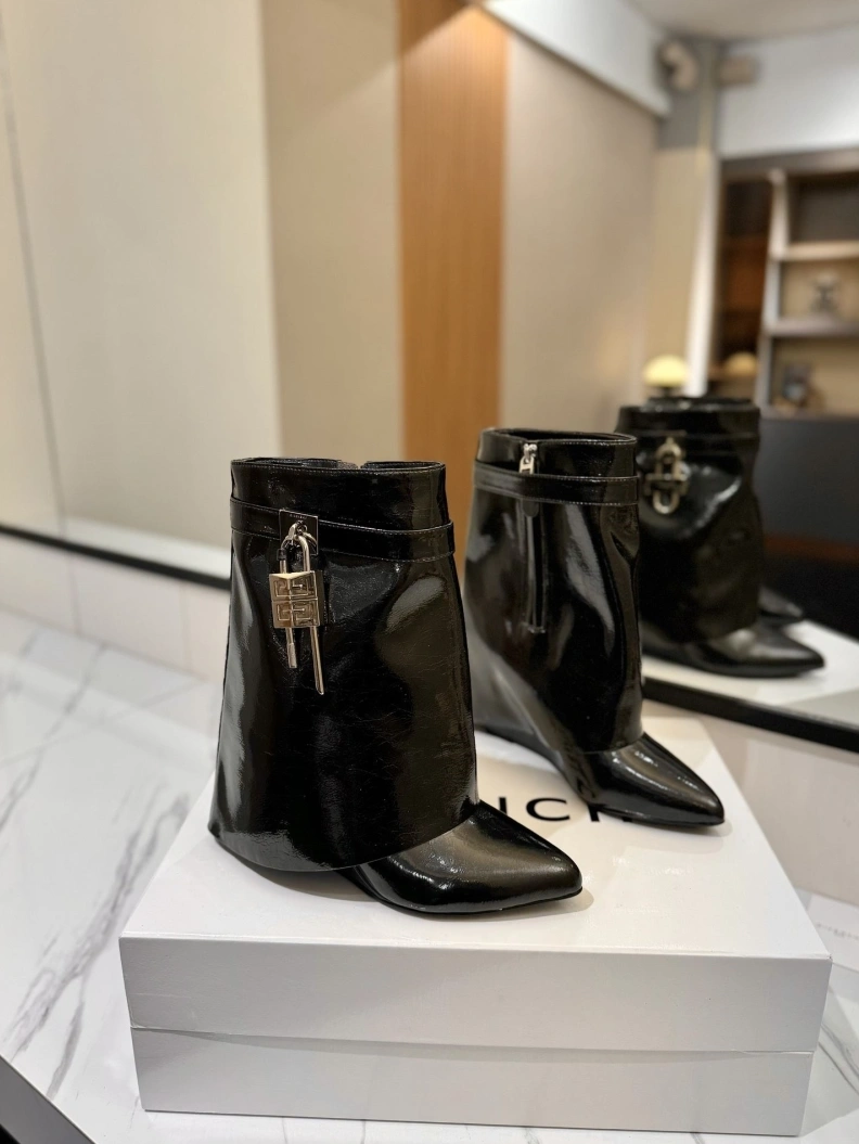 Gxvxnchy Boots ModernLook 153178