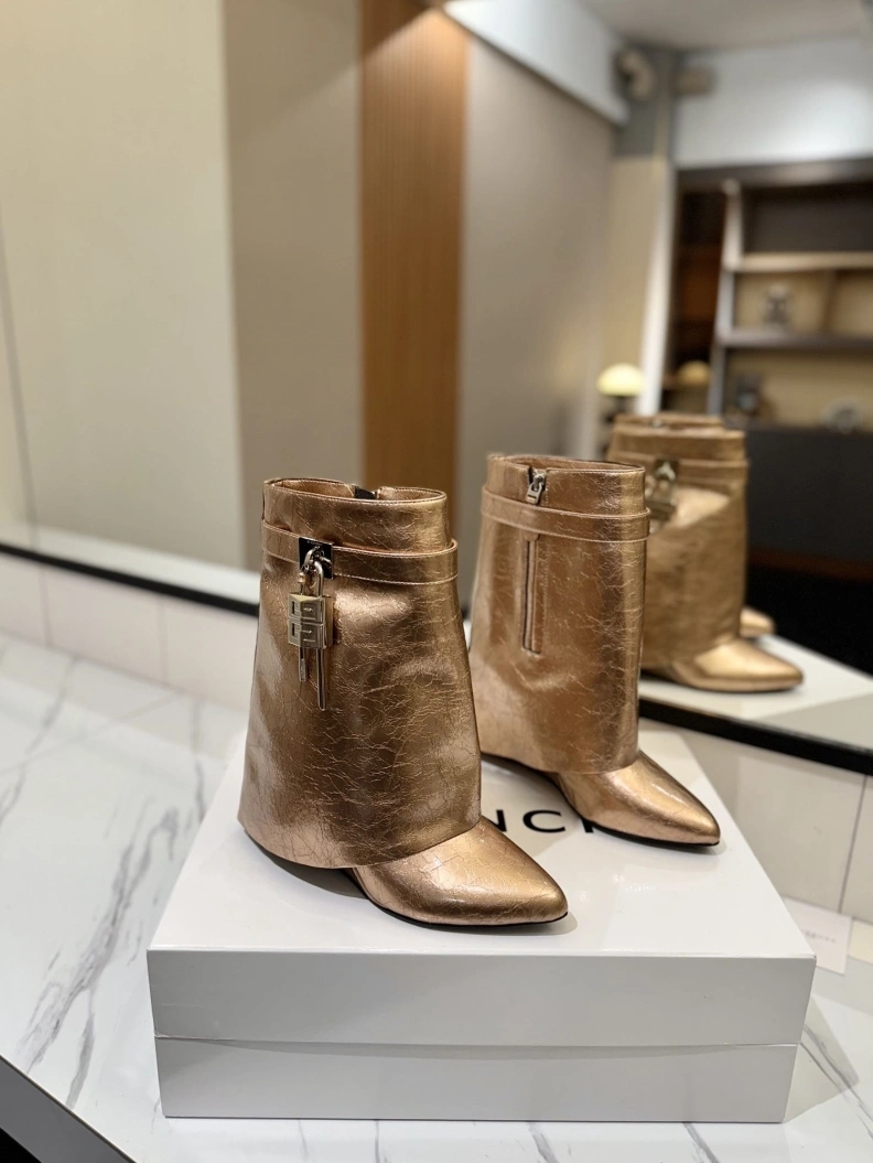 Gxvxnchy Boots Vibrant 153175