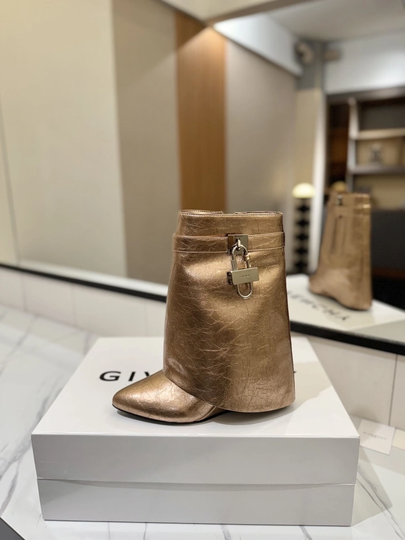 Gxvxnchy Boots Vibrant 153175