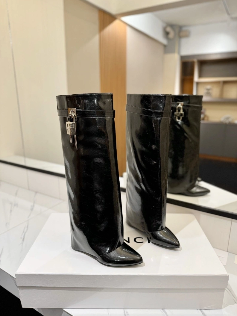 Functional Gxvxnchy Boots 153170