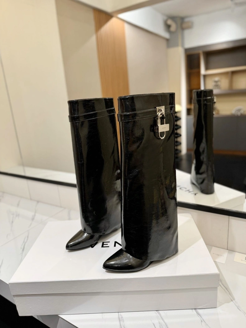 Functional Gxvxnchy Boots 153170
