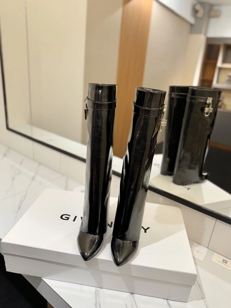 Functional Gxvxnchy Boots 153170