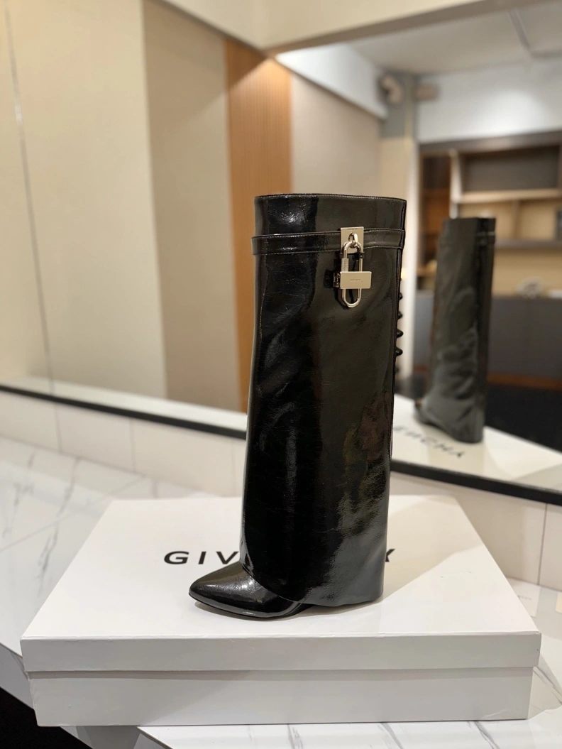 Functional Gxvxnchy Boots 153170