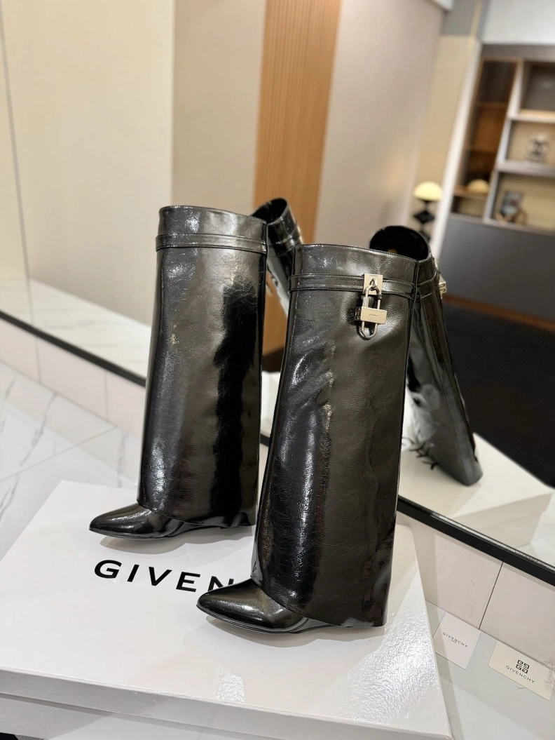Functional Gxvxnchy Boots 153170