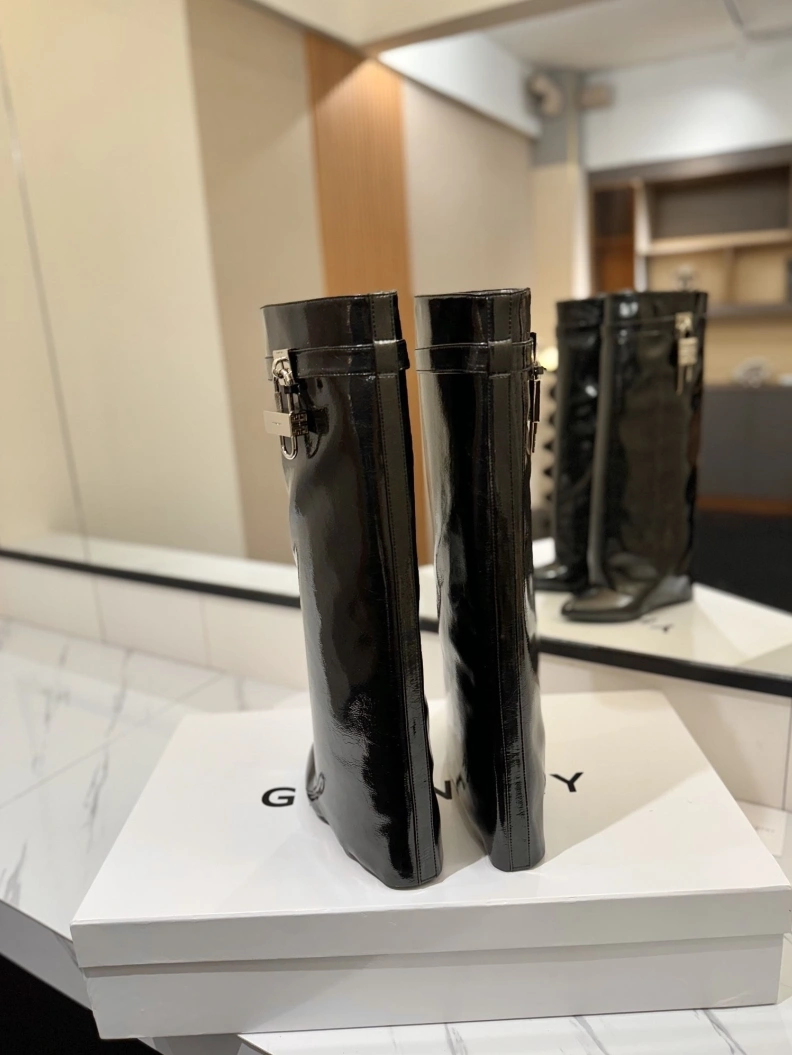 Functional Gxvxnchy Boots 153170